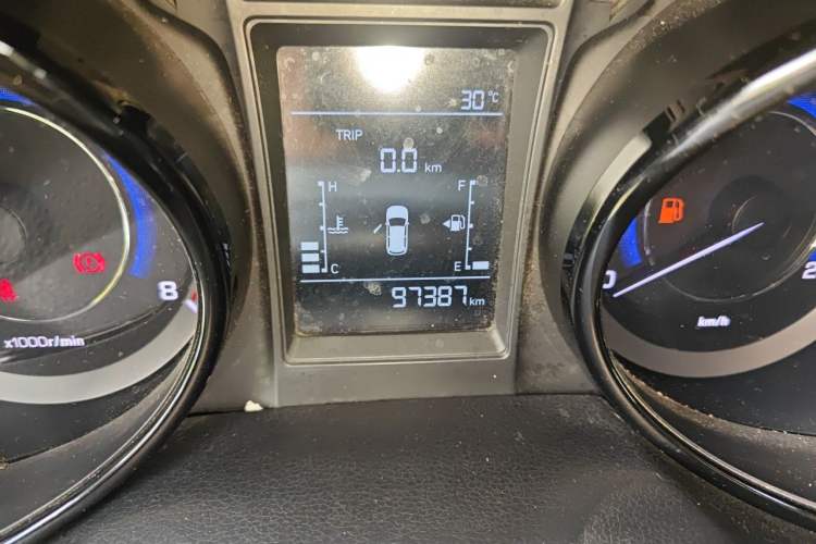 Used CHANGAN CS15 2016 1.5L Manual Luxury Edition Odometer Close Up