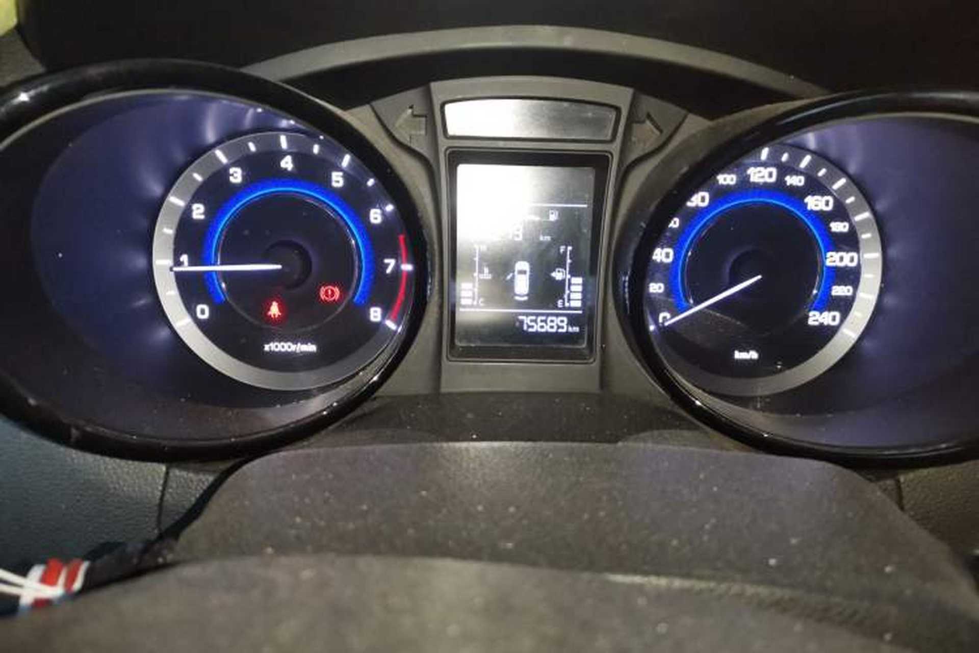 Used CHANGAN CS15 2016 1.5L Manual Fashion Edition Odometer Close Up