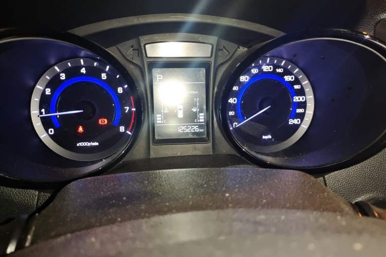 Used CHANGAN CS15 2016 1.5L Automatic Fashion Edition Odometer Close Up