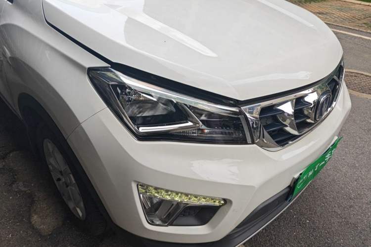 Used CHANGAN CS15 2016 1.5L Automatic Fashion Edition Right Front Headlight