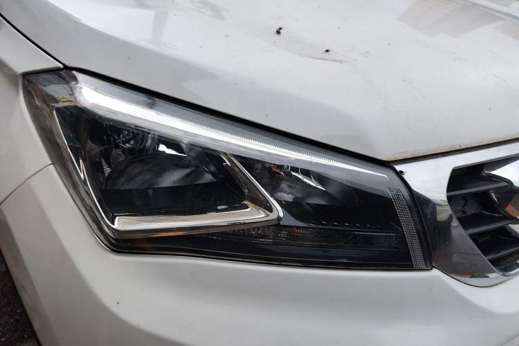 Used CHANGAN CS15 2016 1.5L Automatic Luxury Edition Right Front Headlight