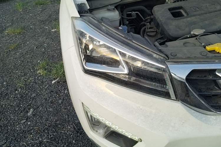Used CHANGAN CS15 2016 1.5L Manual Fashion Edition Right Front Headlight