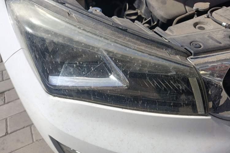 Used CHANGAN CS15 2016 1.5L Automatic Fashion Edition Right Front Headlight