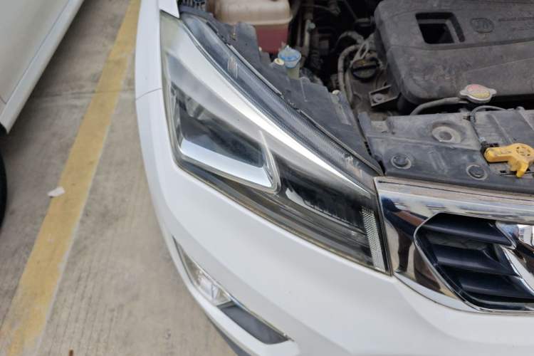 Used CHANGAN CS15 2016 1.5L Automatic Fashion Edition Right Front Headlight