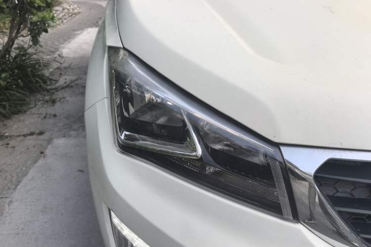 Used CHANGAN CS15 2016 1.5L Manual Luxury Edition Right Front Headlight