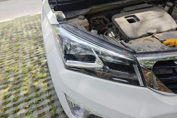 Used CHANGAN CS15 2016 1.5L Manual Luxury Edition Right Front Headlight