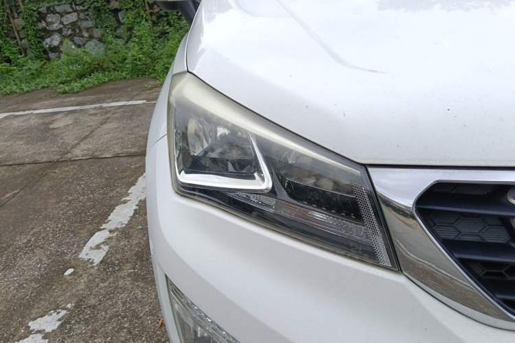 Used CHANGAN CS15 2016 1.5L Manual Fashion Edition Right Front Headlight