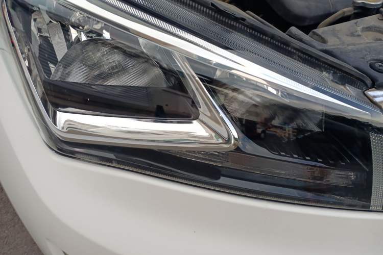 Used CHANGAN CS15 2016 1.5L Manual Fashion Edition Right Front Headlight