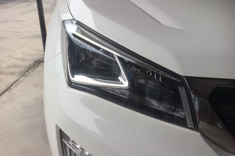 Used CHANGAN CS15 2016 1.5L Manual Fashion Edition Right Front Headlight