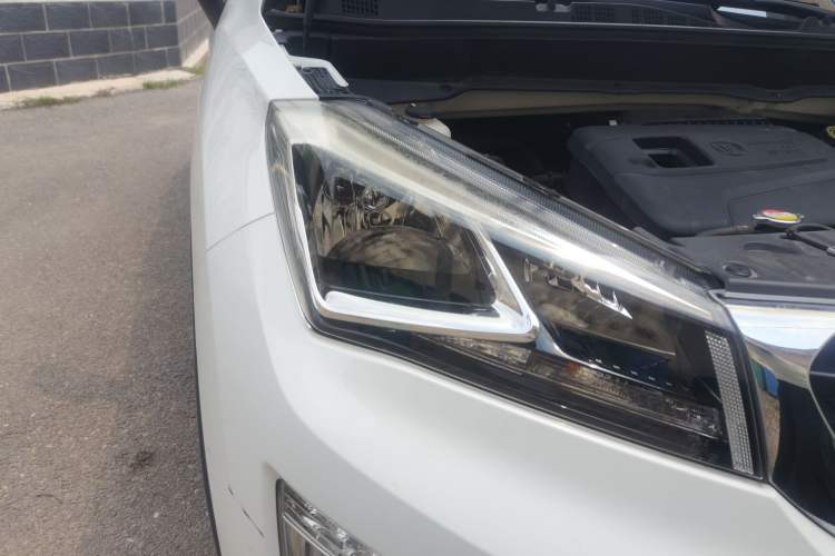 Used CHANGAN CS15 2016 1.5L Manual Luxury Edition Right Front Headlight