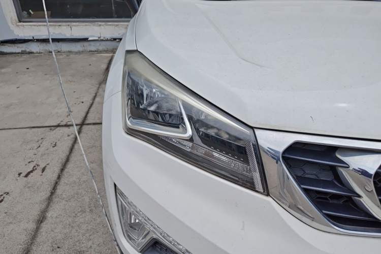 Used CHANGAN CS15 2016 1.5L Manual Fashion Edition Right Front Headlight