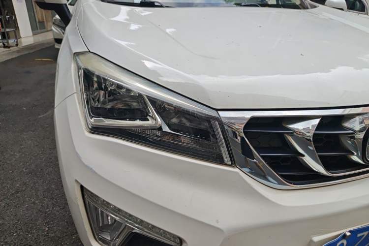 Used CHANGAN CS15 2016 1.5L Manual Luxury Edition Right Front Headlight