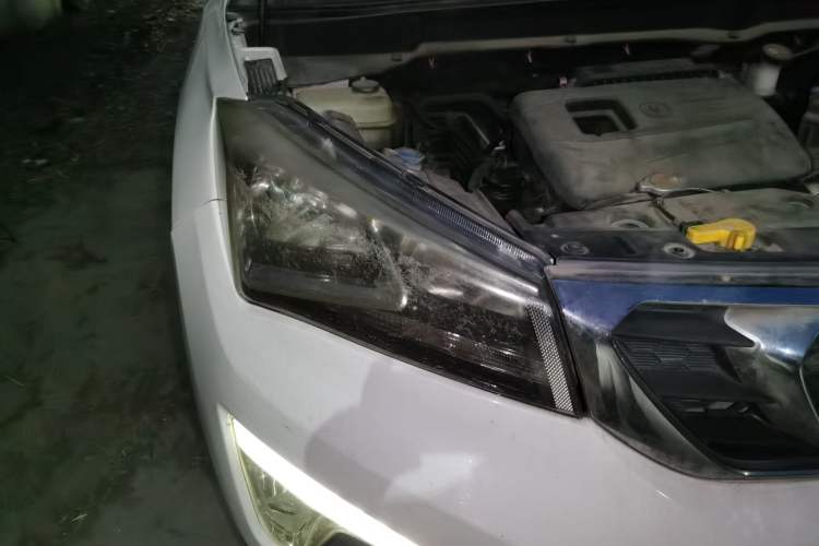 Used CHANGAN CS15 2016 1.5L Automatic Fashion Edition Right Front Headlight