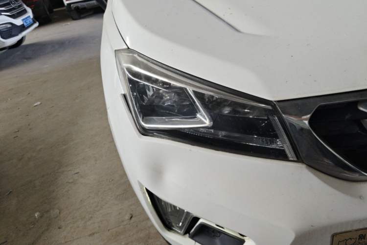 Used CHANGAN CS15 2016 1.5L Manual Fashion Edition Right Front Headlight