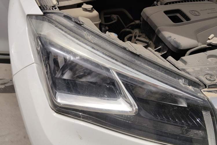 Used CHANGAN CS15 2016 1.5L Automatic Luxury Edition Right Front Headlight