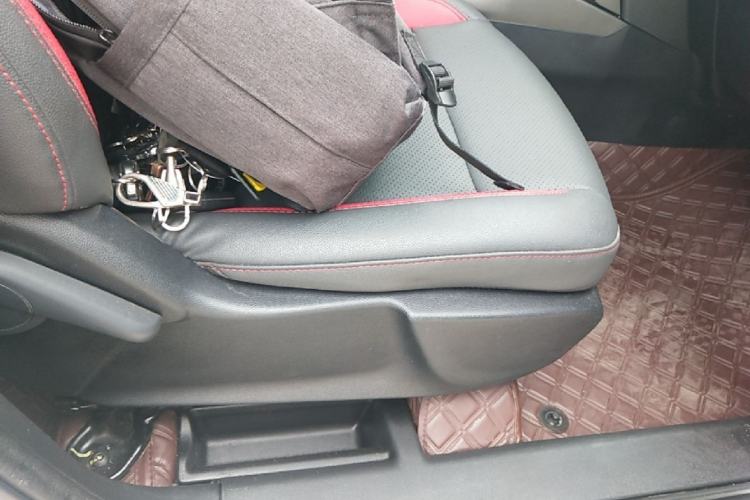 Used CHANGAN CS15 2016 1.5L Automatic Fashion Edition Right Front Seat
