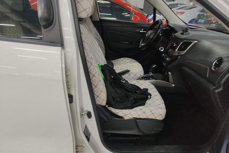Used CHANGAN CS15 2016 1.5L Automatic Fashion Edition Right Front Seat