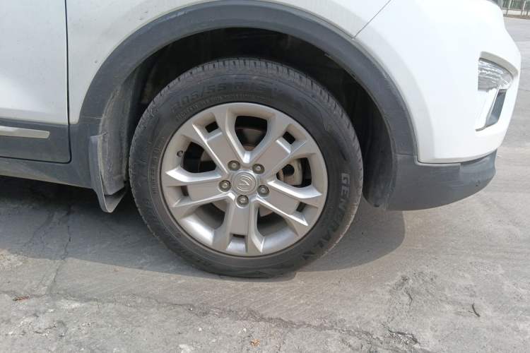 Used CHANGAN CS15 2016 1.5L Manual Fashion Edition Right Front Wheel Hub