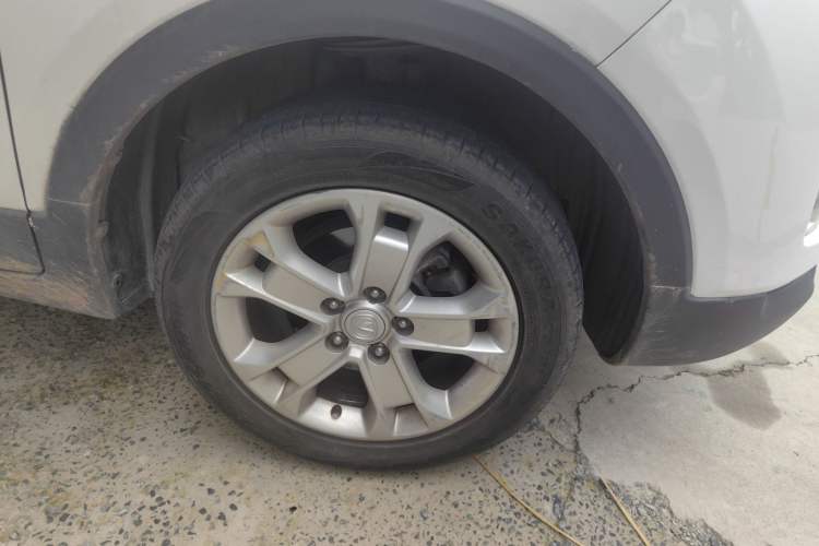 Used CHANGAN CS15 2016 1.5L Automatic Fashion Edition Right Front Wheel Hub