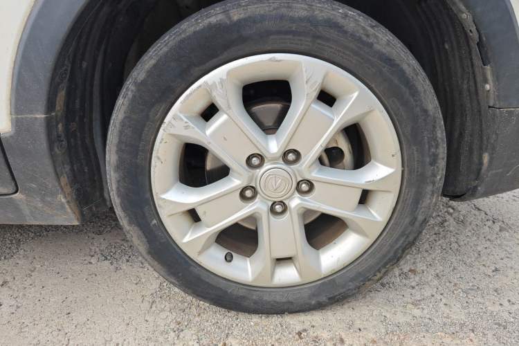 Used CHANGAN CS15 2016 1.5L Manual Fashion Edition Right Front Wheel Hub