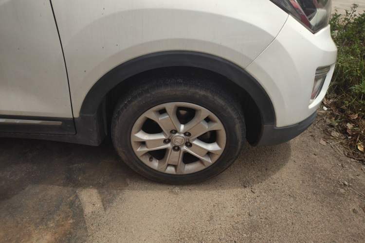 Used CHANGAN CS15 2016 1.5L Manual Luxury Edition Right Front Wheel Hub