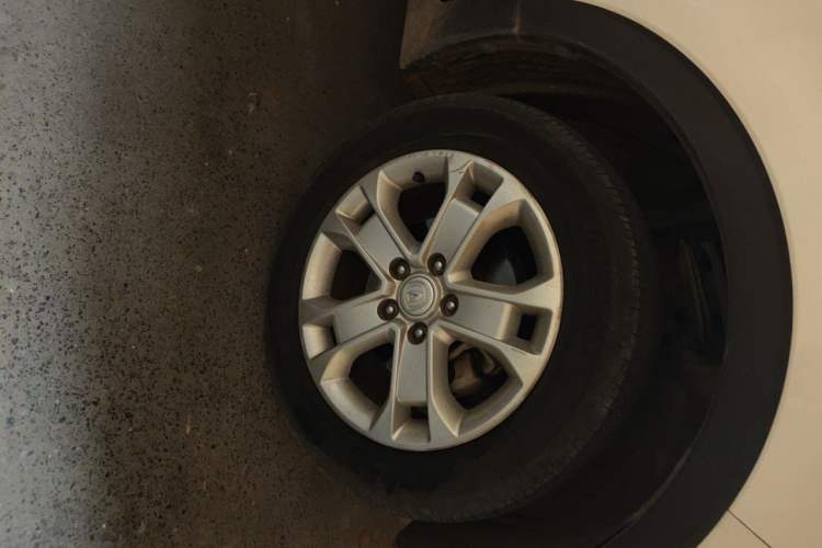 Used CHANGAN CS15 2016 1.5L Manual Luxury Edition Right Front Wheel Hub
