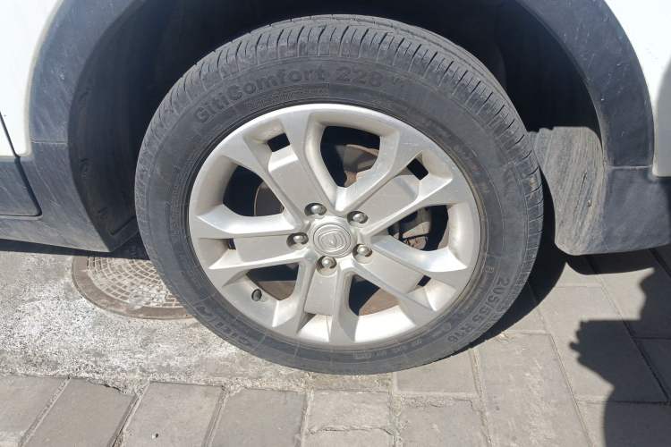 Used CHANGAN CS15 2016 1.5L Automatic Fashion Edition Right Front Wheel Hub