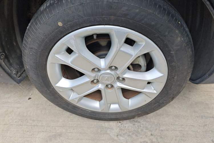 Used CHANGAN CS15 2016 1.5L Automatic Fashion Edition Right Front Wheel Hub