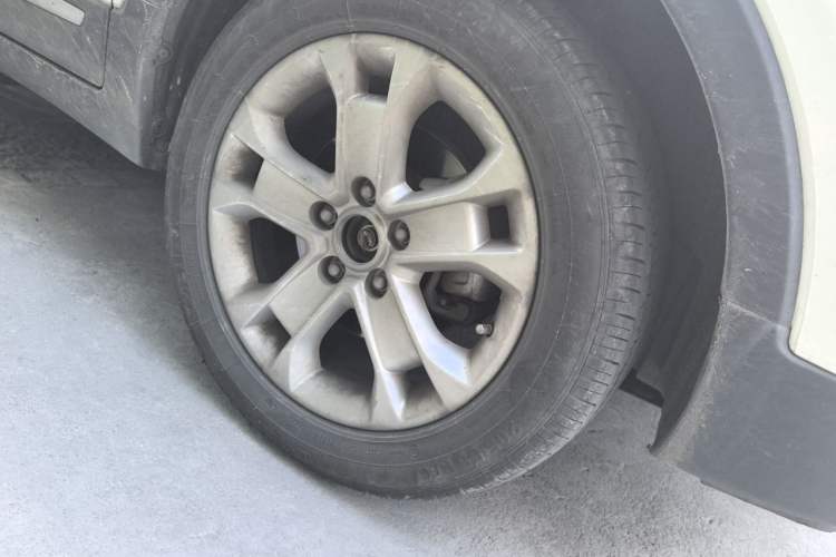 Used CHANGAN CS15 2016 1.5L Manual Luxury Edition Right Front Wheel Hub
