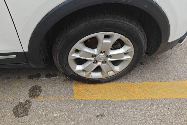 Used CHANGAN CS15 2016 1.5L Automatic Fashion Edition Right Front Wheel Hub