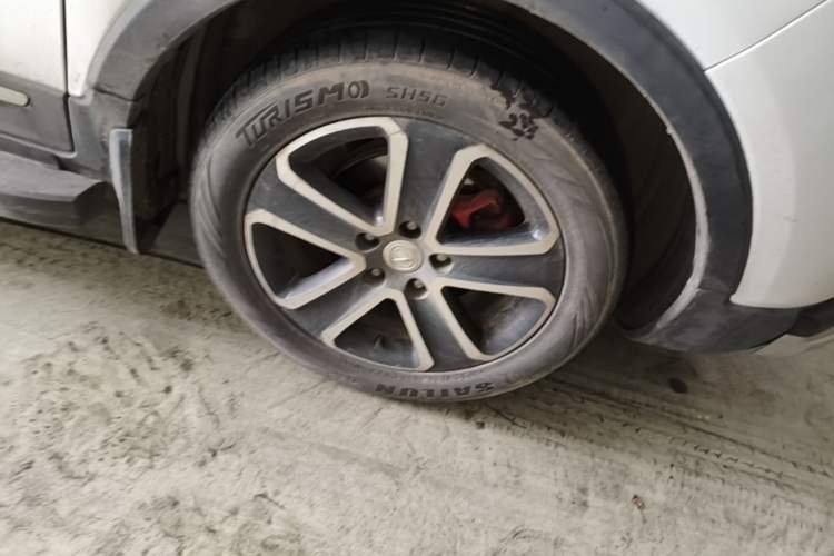Used CHANGAN CS15 2016 1.5L Manual Luxury Edition Right Front Wheel Hub