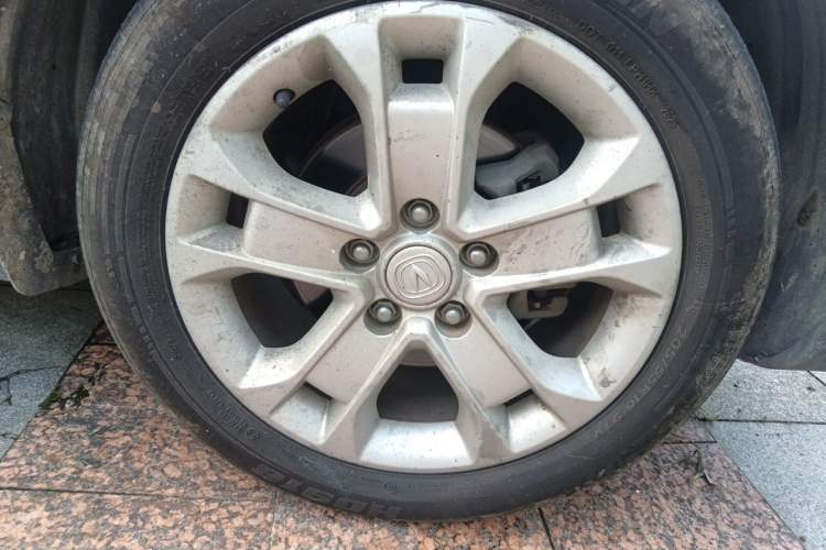 Used CHANGAN CS15 2016 1.5L Manual Fashion Edition Right Front Wheel Hub