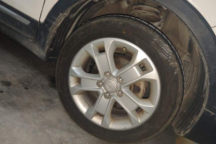 Used CHANGAN CS15 2016 1.5L Manual Luxury Edition Right Front Wheel Hub