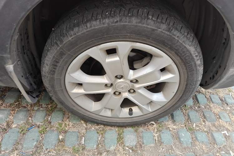 Used CHANGAN CS15 2016 1.5L Automatic Luxury Edition Right Front Wheel Hub