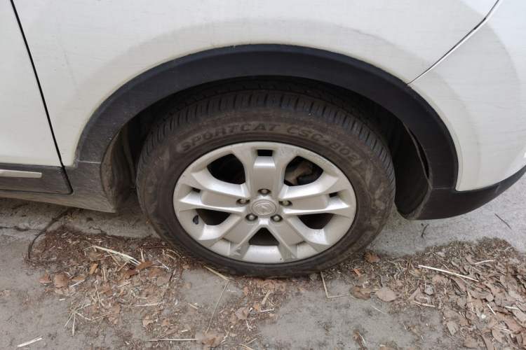 Used CHANGAN CS15 2016 1.5L Automatic Fashion Edition Right Front Wheel Hub