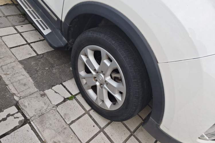 Used CHANGAN CS15 2016 1.5L Manual Fashion Edition Right Front Wheel Hub