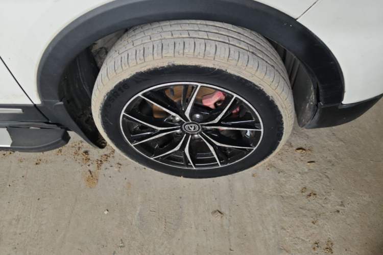 Used CHANGAN CS15 2016 1.5L Manual Fashion Edition Right Front Wheel Hub