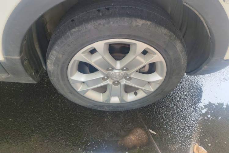 Used CHANGAN CS15 2016 1.5L Automatic Fashion Edition Right Front Wheel Hub