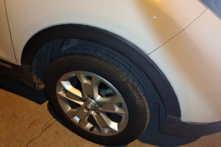 Used CHANGAN CS15 2016 1.5L Automatic Fashion Edition Right Front Wheel Hub