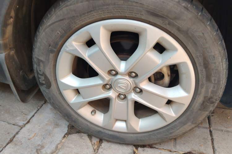 Used CHANGAN CS15 2016 1.5L Manual Luxury Edition Right Front Wheel Hub