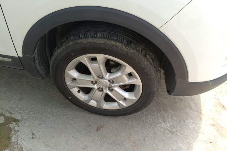 Used CHANGAN CS15 2016 1.5L Automatic Luxury Edition Right Front Wheel Hub