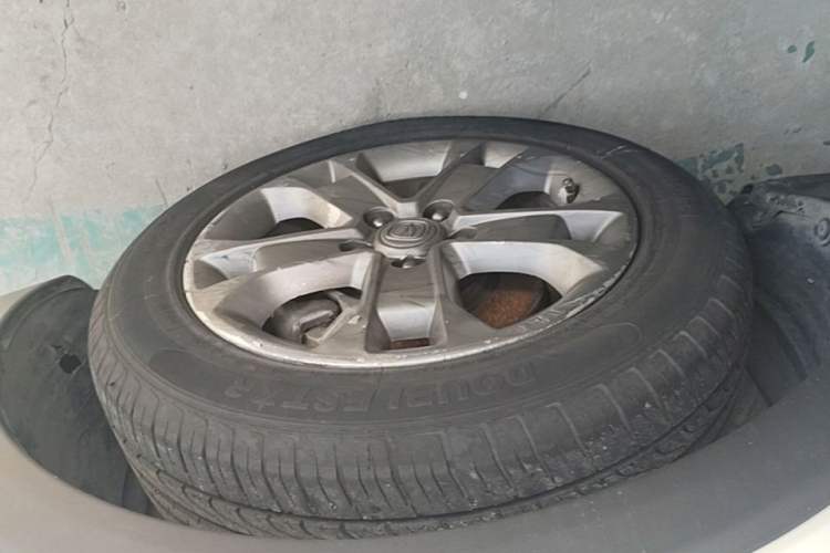 Used CHANGAN CS15 2016 1.5L Manual Fashion Edition Right Front Wheel Hub