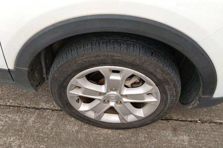 Used CHANGAN CS15 2016 1.5L Automatic Fashion Edition Right Front Wheel Hub
