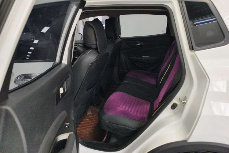 Used CHANGAN CS15 2016 1.5L Automatic Fashion Edition Right Rear Seat