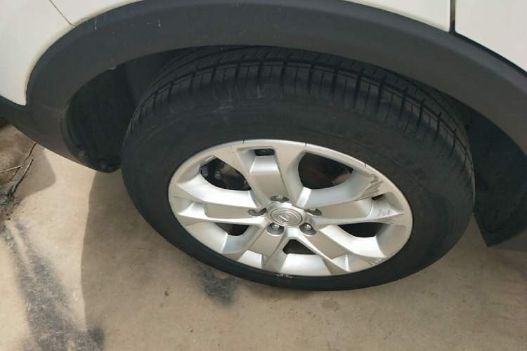 Used CHANGAN CS15 2016 1.5L Automatic Fashion Edition Right Rear Wheel Hub
