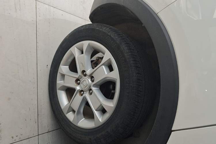 Used CHANGAN CS15 2016 1.5L Automatic Fashion Edition Right Rear Wheel Hub
