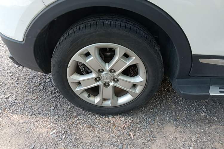 Used CHANGAN CS15 2016 1.5L Automatic Fashion Edition Right Rear Wheel Hub
