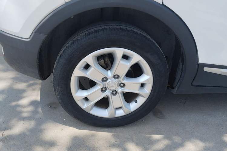 Used CHANGAN CS15 2016 1.5L Manual Fashion Edition Right Rear Wheel Hub