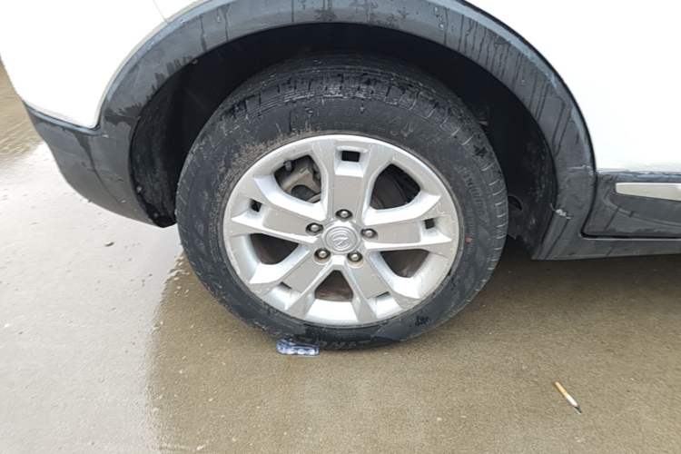 Used CHANGAN CS15 2016 1.5L Manual Fashion Edition Right Rear Wheel Hub