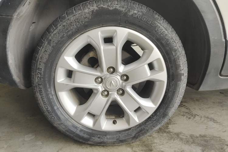 Used CHANGAN CS15 2016 1.5L Manual Fashion Edition Right Rear Wheel Hub